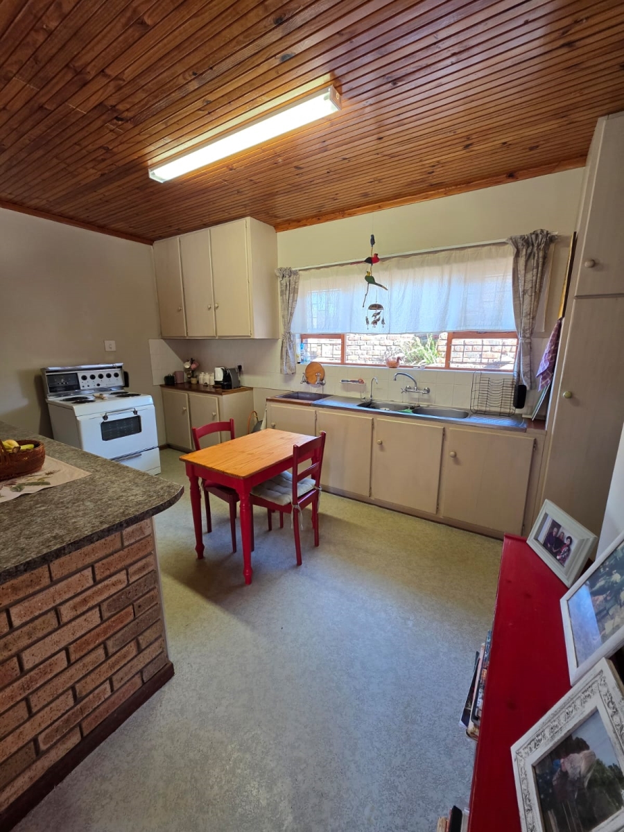3 Bedroom Property for Sale in Wavecrest Eastern Cape